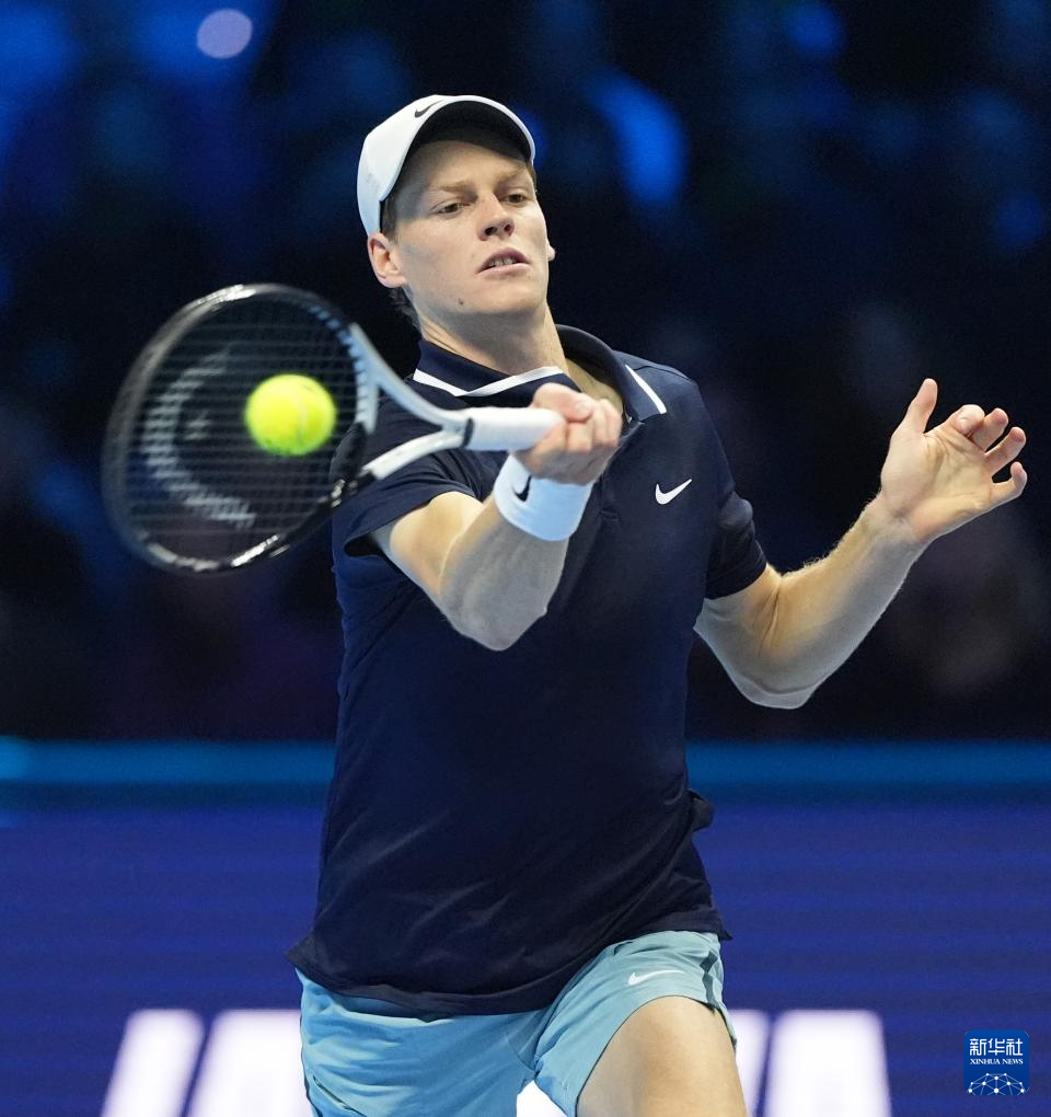 表现突出 表现突出