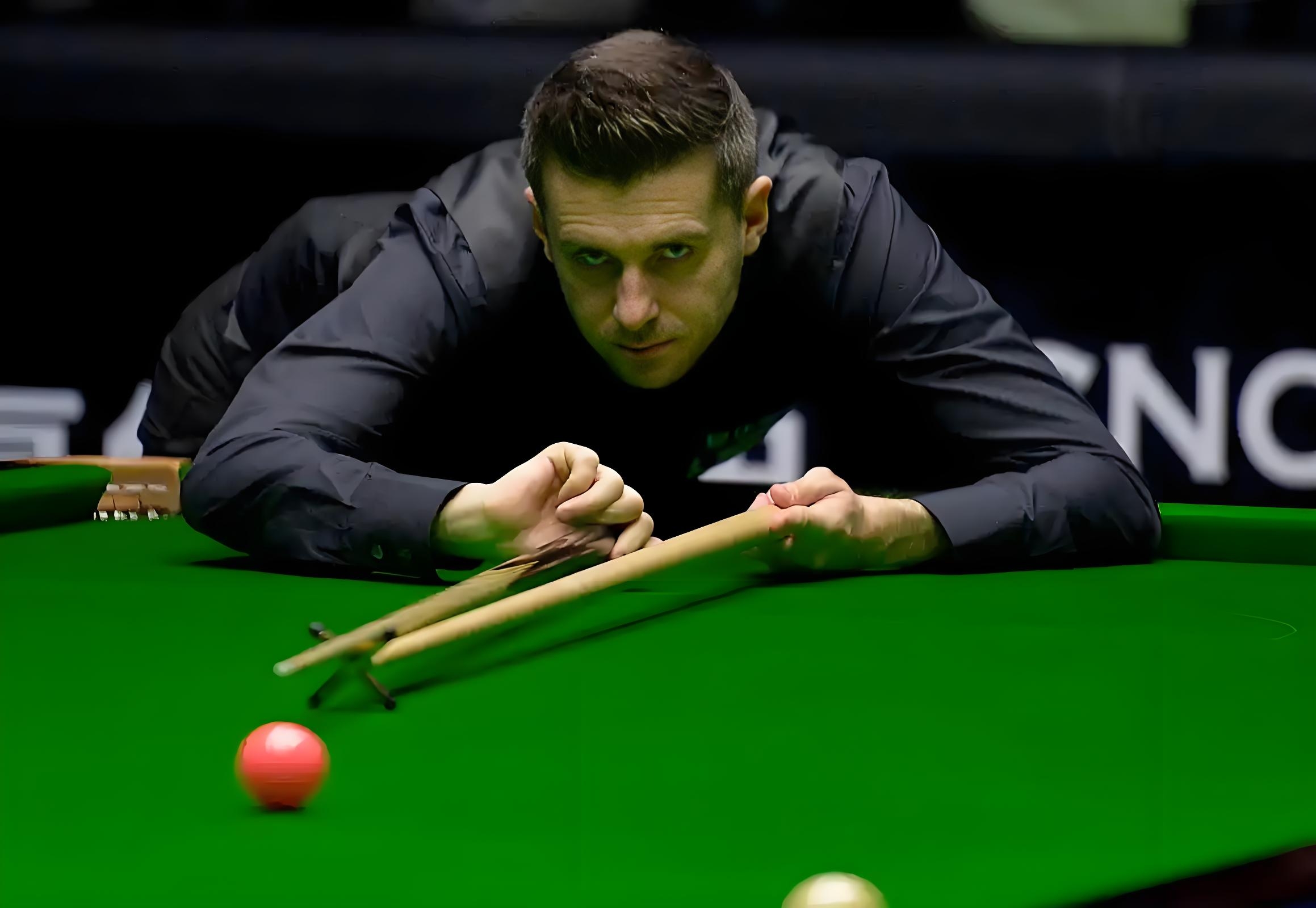 他在判罚边 他在判罚边